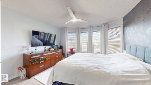 1808 36 Avenue Nw, Edmonton, AB - Indoor Photo Showing Bedroom