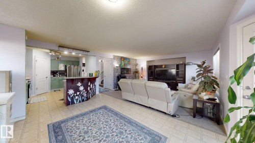 1808 36 Avenue Nw, Edmonton, AB - Indoor Photo Showing Living Room
