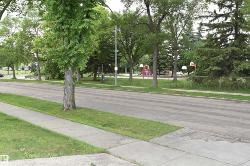 7923 94 Avenue Nw, Edmonton, AB 