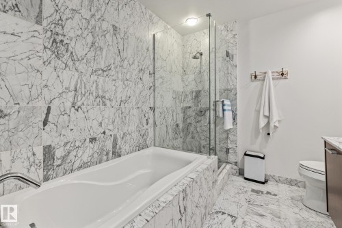 106 2504 109 Street, Edmonton, AB - Indoor Photo Showing Bathroom