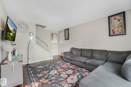 203B Homestead Crescent, Edmonton, AB 