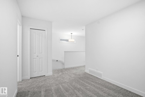 3713 Erlanger Drive Nw, Edmonton, AB - Indoor Photo Showing Other Room