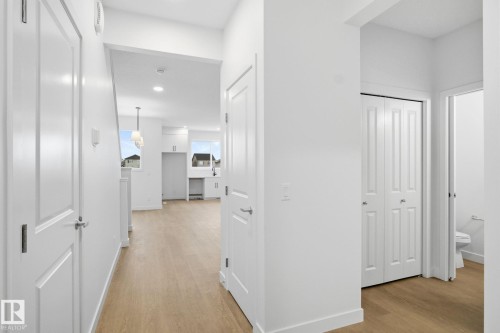3713 Erlanger Drive Nw, Edmonton, AB - Indoor Photo Showing Other Room