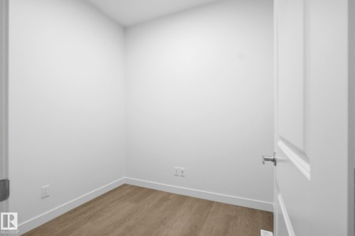 3713 Erlanger Drive Nw, Edmonton, AB - Indoor Photo Showing Other Room