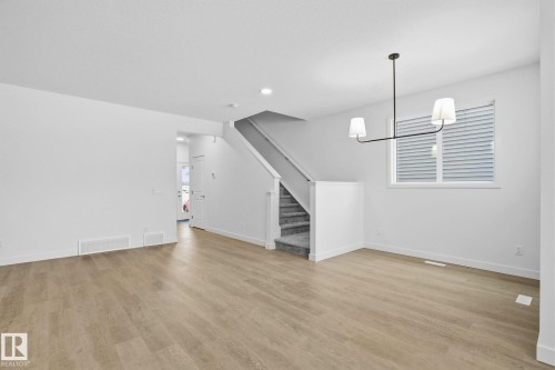 3713 Erlanger Drive Nw, Edmonton, AB - Indoor Photo Showing Other Room