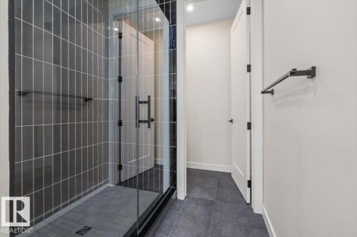 10932 132 Street, Edmonton, AB - Indoor Photo Showing Bathroom