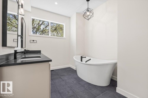 10932 132 Street, Edmonton, AB - Indoor Photo Showing Bathroom