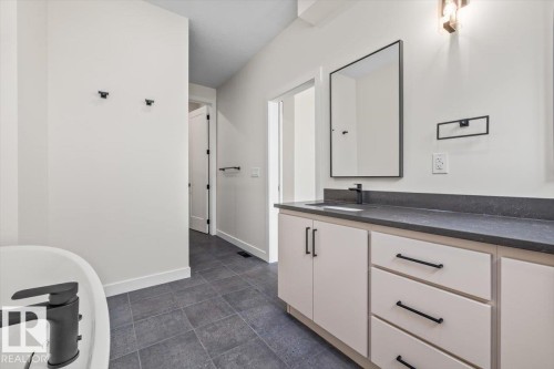 10932 132 Street, Edmonton, AB - Indoor Photo Showing Bathroom