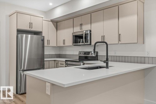 10932 132 Street, Edmonton, AB - Indoor Photo Showing Kitchen With Upgraded Kitchen