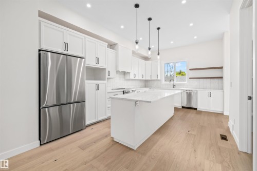 10934 132 Street, Edmonton, AB - Indoor Photo Showing Kitchen With Upgraded Kitchen