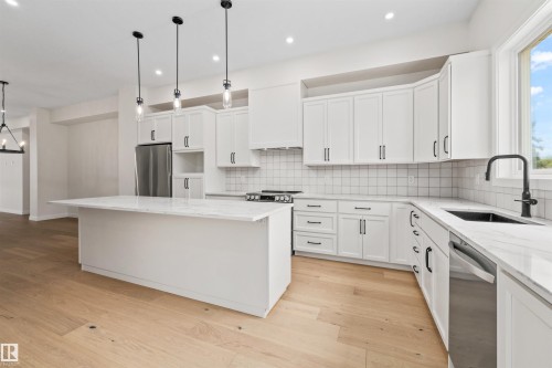 10934 132 Street, Edmonton, AB - Indoor Photo Showing Kitchen With Upgraded Kitchen