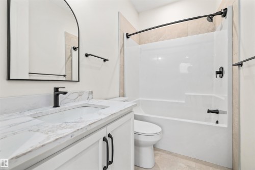 10934 132 Street, Edmonton, AB - Indoor Photo Showing Bathroom