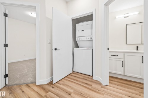 10934 132 Street, Edmonton, AB - Indoor Photo Showing Laundry Room
