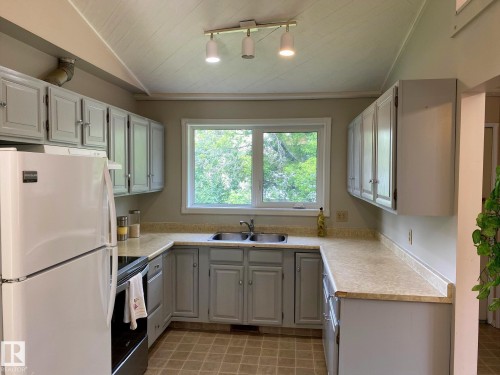2211 Millbourne Road W, Edmonton, AB 