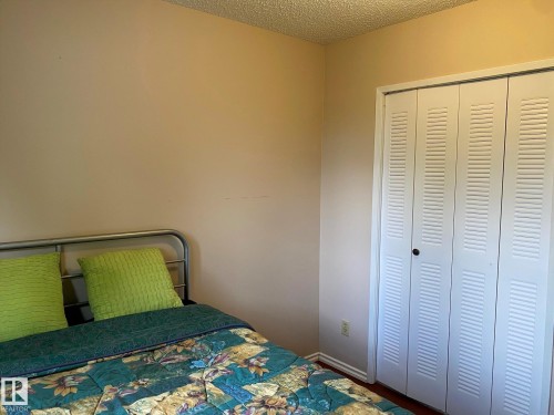 2211 Millbourne Road W, Edmonton, AB 