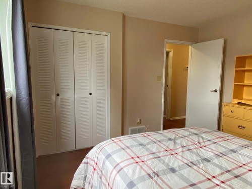 2211 Millbourne Road W, Edmonton, AB 