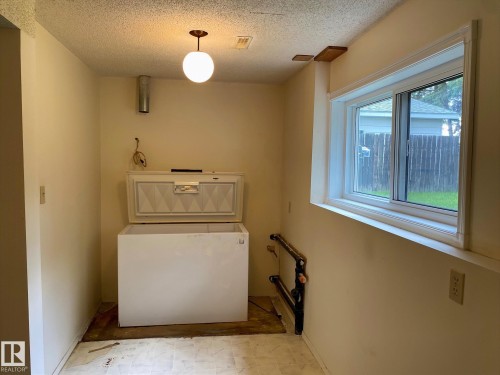2211 Millbourne Road W, Edmonton, AB 