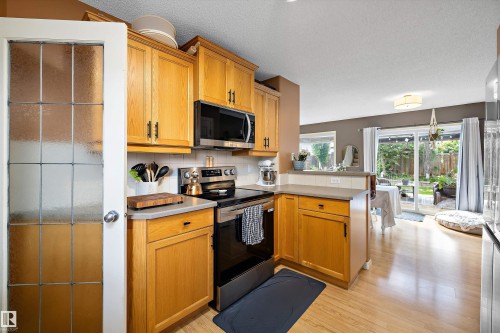 33 Lamplight Drive, Spruce Grove, AB 