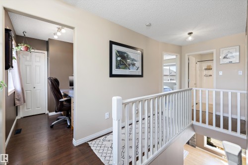33 Lamplight Drive, Spruce Grove, AB 