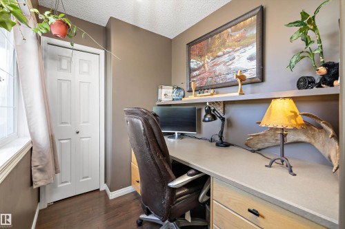 33 Lamplight Drive, Spruce Grove, AB 