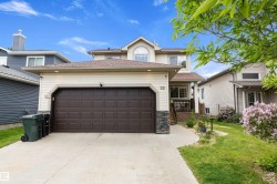 33 LAMPLIGHT Drive  Spruce Grove, AB T7X 4N1