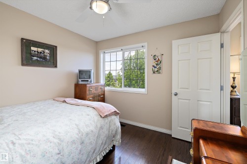 33 Lamplight Drive, Spruce Grove, AB 