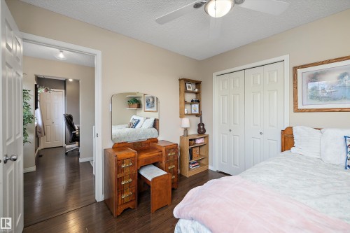 33 Lamplight Drive, Spruce Grove, AB 