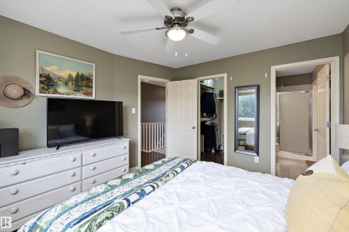 33 Lamplight Drive, Spruce Grove, AB 