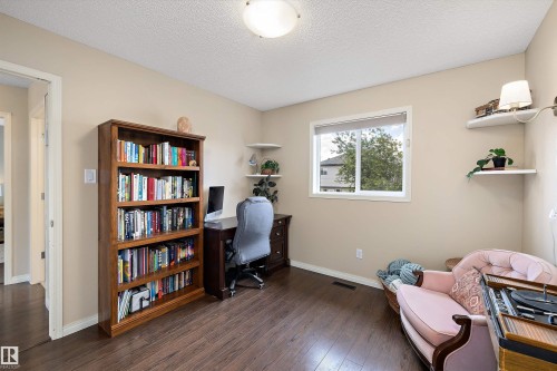 33 Lamplight Drive, Spruce Grove, AB 