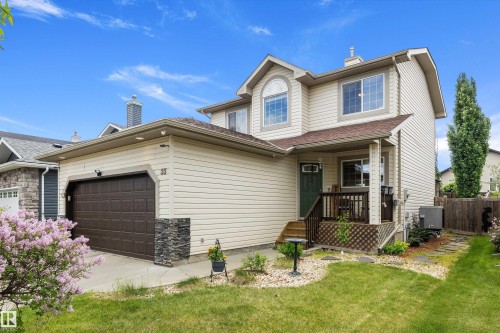 33 Lamplight Drive, Spruce Grove, AB 