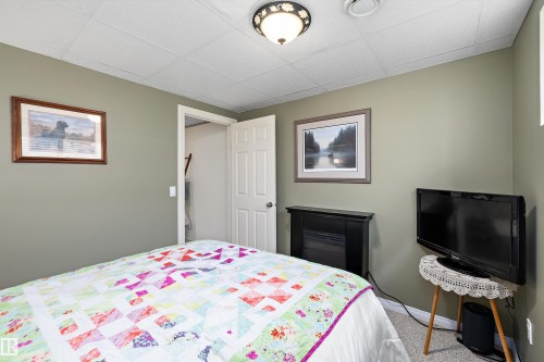 33 Lamplight Drive, Spruce Grove, AB 