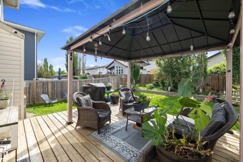 33 Lamplight Drive, Spruce Grove, AB 
