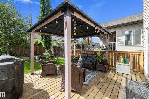 33 Lamplight Drive, Spruce Grove, AB 