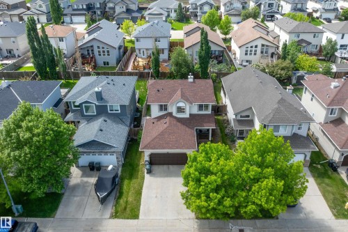 33 Lamplight Drive, Spruce Grove, AB 