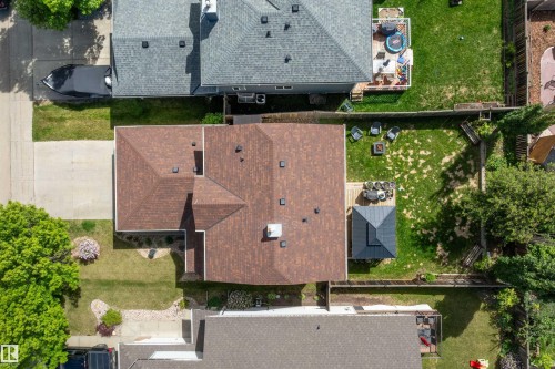 33 Lamplight Drive, Spruce Grove, AB 