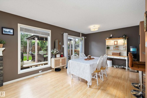 33 Lamplight Drive, Spruce Grove, AB 