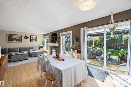33 Lamplight Drive, Spruce Grove, AB 