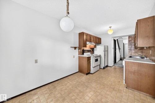 38 2020 105 Street, Edmonton, AB 