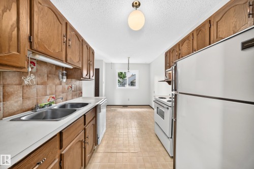 38 2020 105 Street, Edmonton, AB 