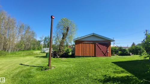 5004 50 Avenue, Evansburg, AB 