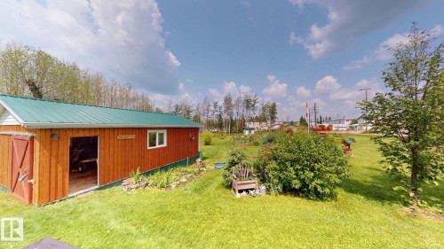 5004 50 Avenue, Evansburg, AB 
