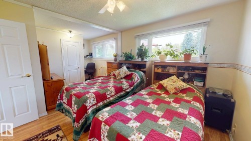 5004 50 Avenue, Evansburg, AB 