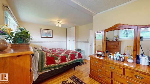 5004 50 Avenue, Evansburg, AB 