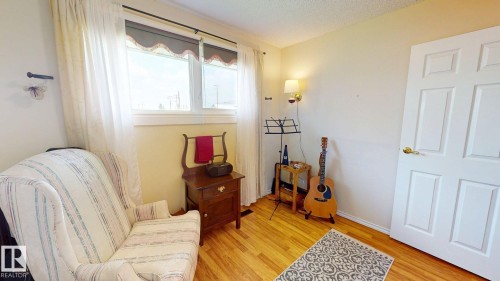 5004 50 Avenue, Evansburg, AB 