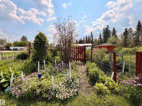 5004 50 Avenue, Evansburg, AB 