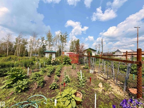 5004 50 Avenue, Evansburg, AB 
