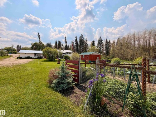 5004 50 Avenue, Evansburg, AB 
