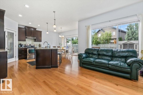 3082 Whitelaw Drive, Edmonton, AB 