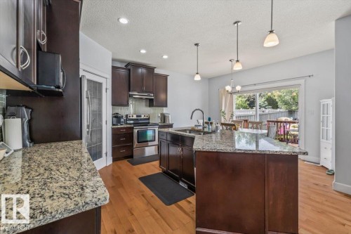 3082 Whitelaw Drive, Edmonton, AB 