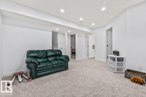 3082 Whitelaw Drive, Edmonton, AB 
